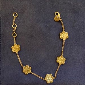 Delicate bracelet by Julie Vos